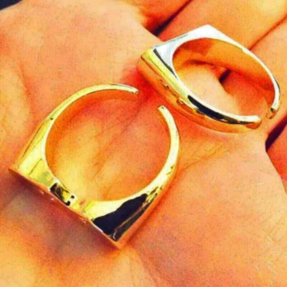 UNIQUE AND NEW DESIGNER MINIMALIST KISSING COUPLE GOLDEN TWO RINGS SZ 6 RING 5 - Picture 3 of 3